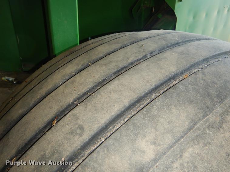 image for item FH9369 2008 John Deere 568 round baler