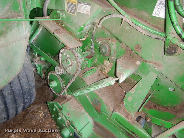 image for item FH9369 2008 John Deere 568 round baler