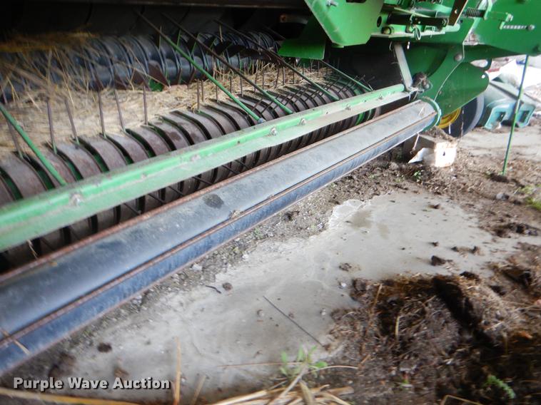 image for item FH9369 2008 John Deere 568 round baler