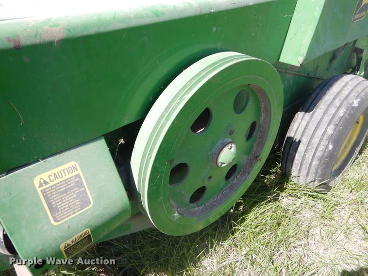 image for item FH9378 1979 John Deere 346 small square baler