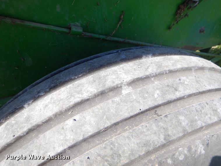 image for item FH9378 1979 John Deere 346 small square baler