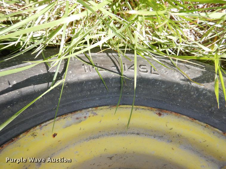 image for item FH9378 1979 John Deere 346 small square baler