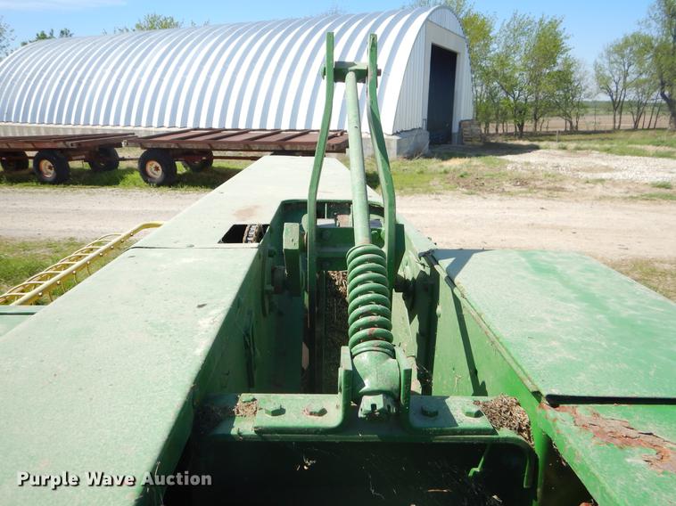 image for item FH9378 1979 John Deere 346 small square baler
