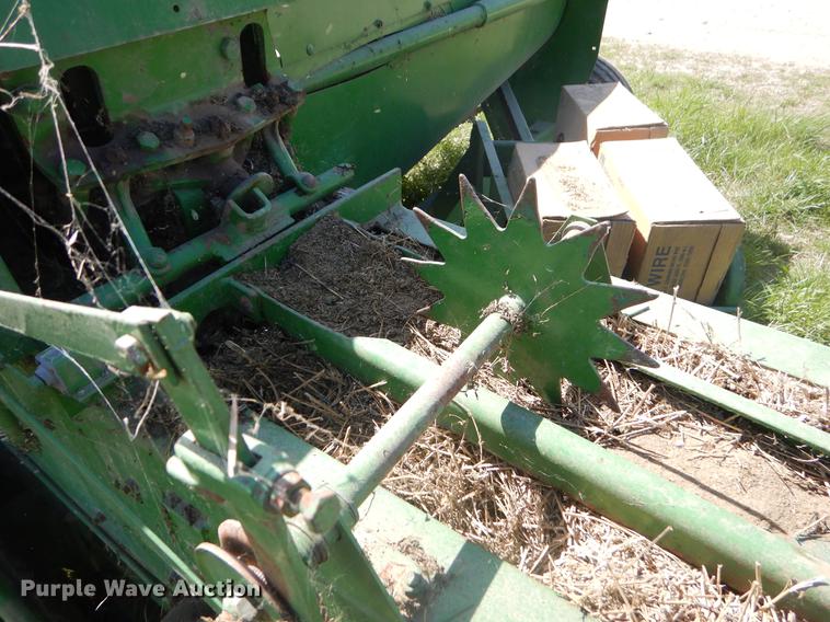 image for item FH9378 1979 John Deere 346 small square baler