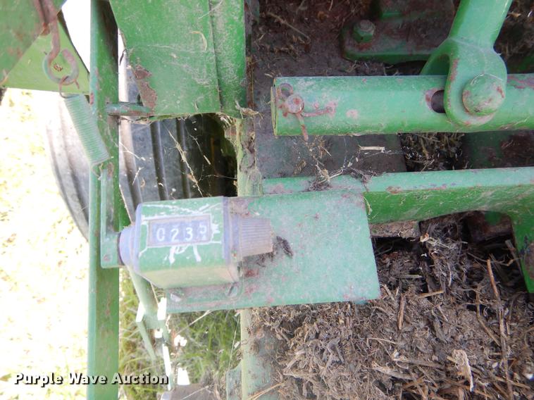 image for item FH9378 1979 John Deere 346 small square baler