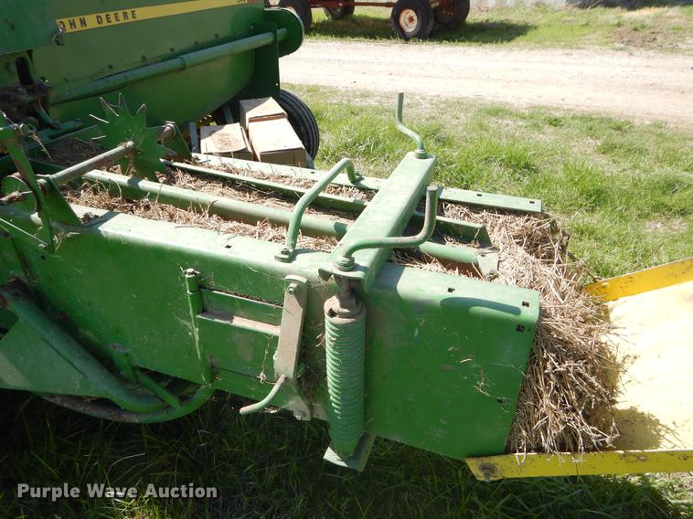 image for item FH9378 1979 John Deere 346 small square baler