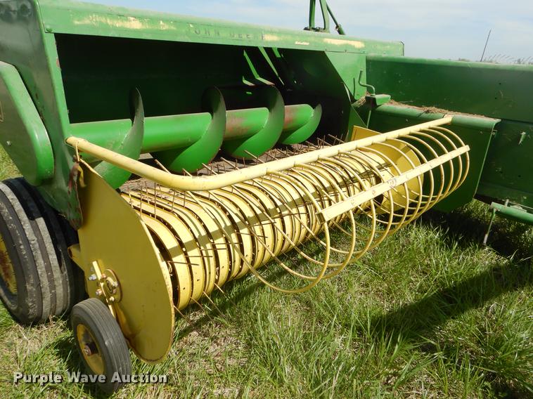 image for item FH9378 1979 John Deere 346 small square baler