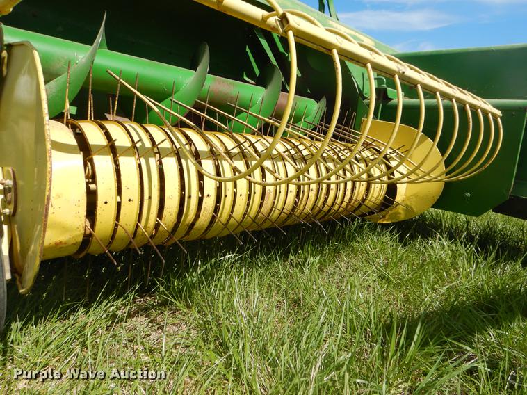 image for item FH9378 1979 John Deere 346 small square baler