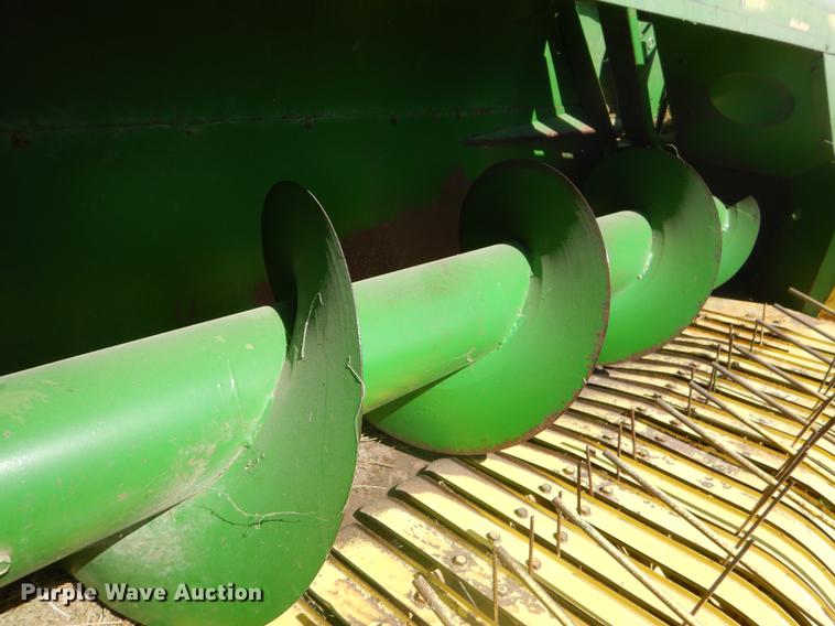 image for item FH9378 1979 John Deere 346 small square baler