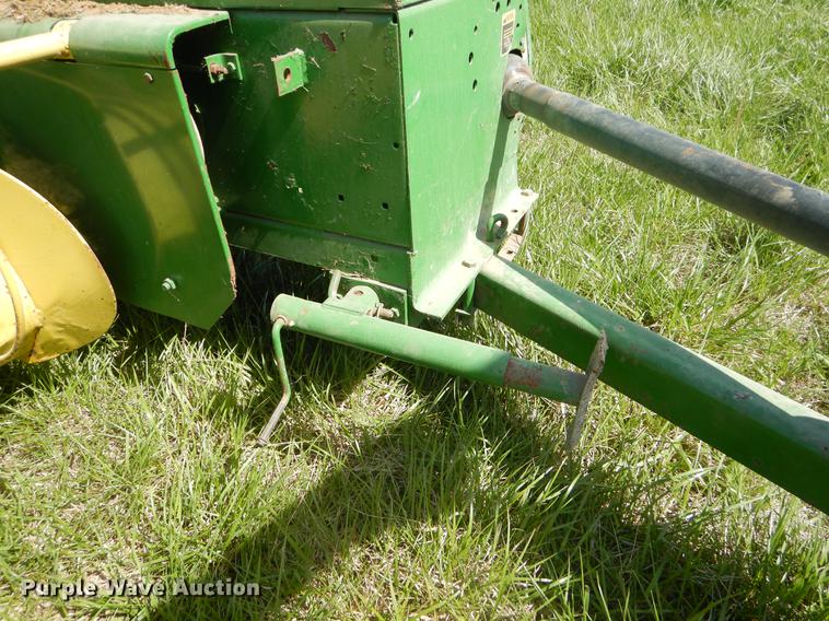image for item FH9378 1979 John Deere 346 small square baler