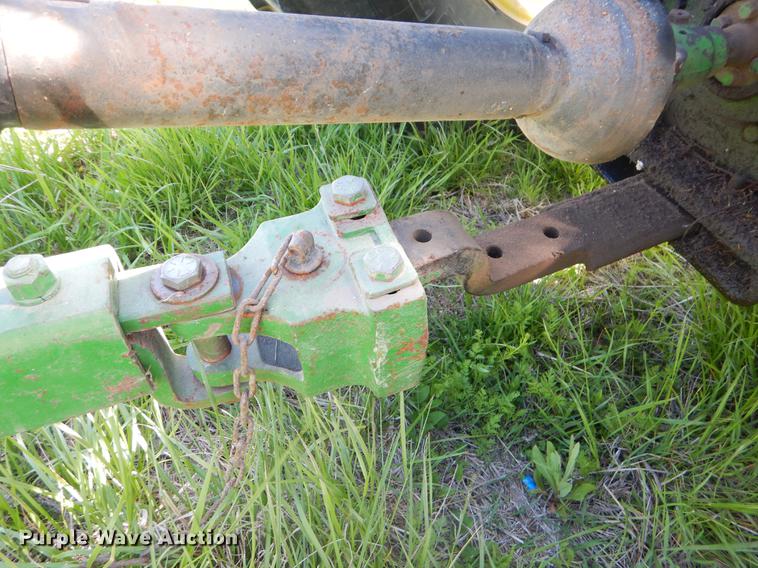 image for item FH9378 1979 John Deere 346 small square baler