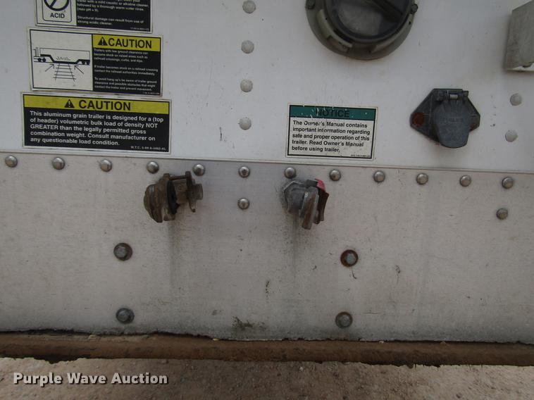 image for item FJ9648 2005 Wilson Pace Setter double hopper bottom grain trailer