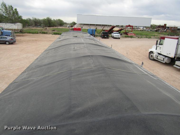 image for item FJ9648 2005 Wilson Pace Setter double hopper bottom grain trailer