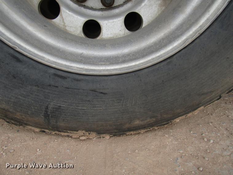 image for item FJ9648 2005 Wilson Pace Setter double hopper bottom grain trailer