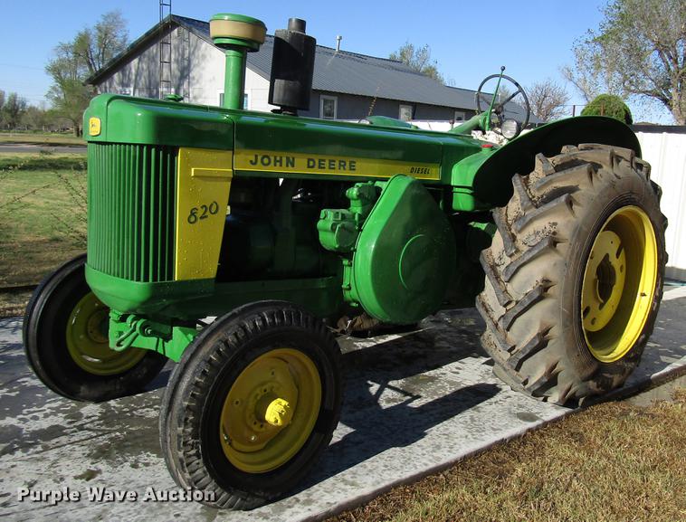 image for item FJ9668 John Deere 820 tractor