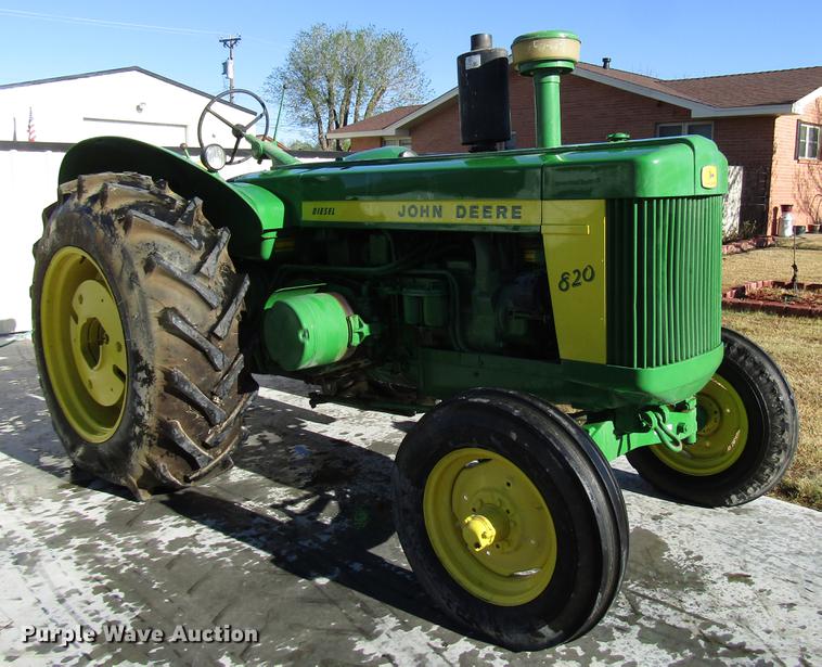 image for item FJ9668 John Deere 820 tractor