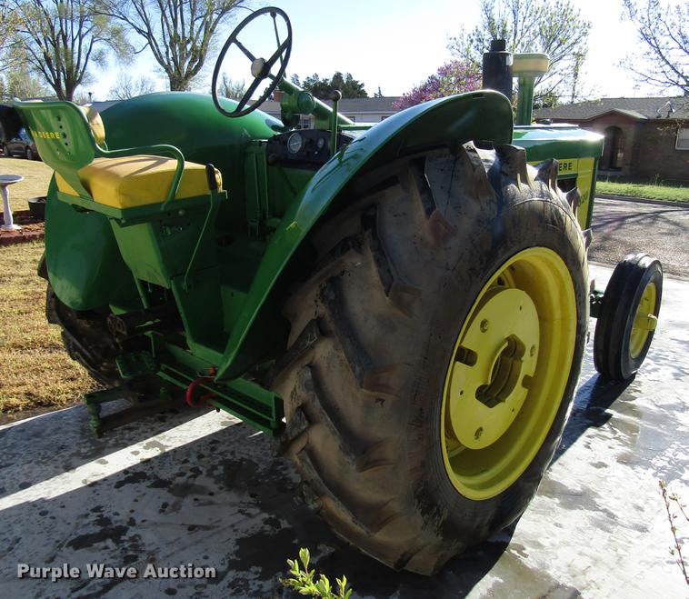 image for item FJ9668 John Deere 820 tractor