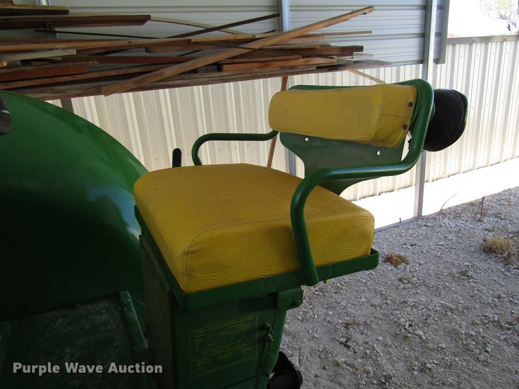 image for item FJ9668 John Deere 820 tractor