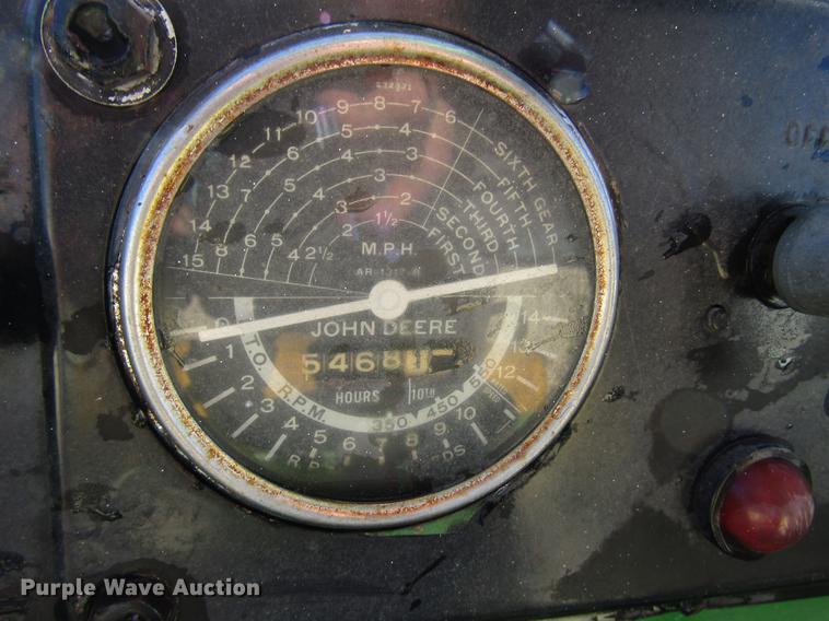 image for item FJ9668 John Deere 820 tractor