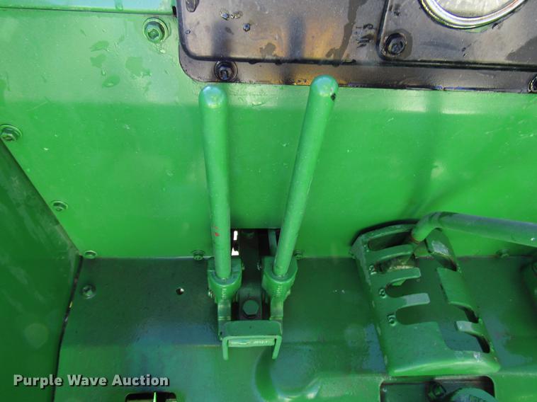 image for item FJ9668 John Deere 820 tractor