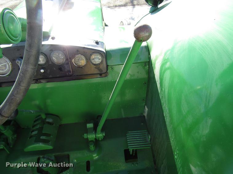 image for item FJ9668 John Deere 820 tractor