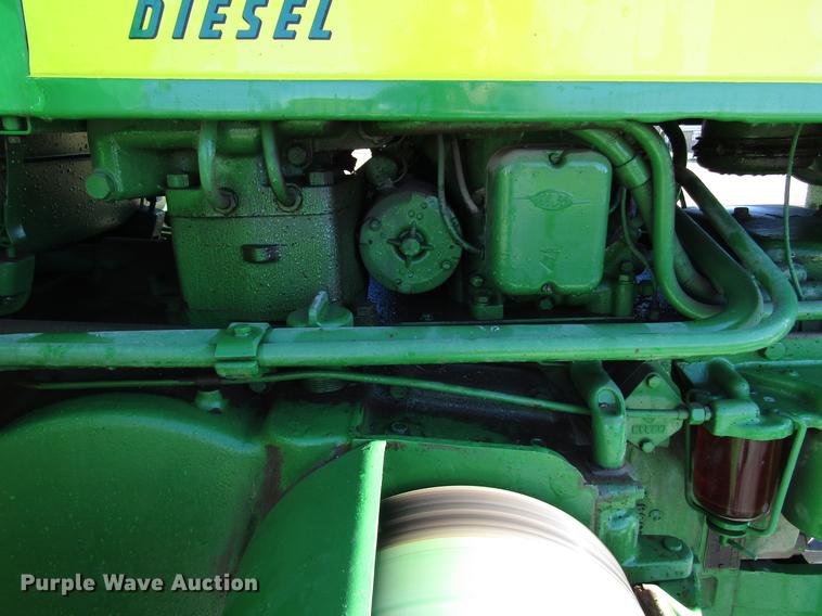 image for item FJ9668 John Deere 820 tractor