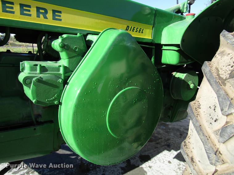 image for item FJ9668 John Deere 820 tractor