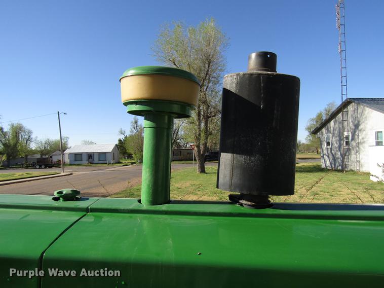 image for item FJ9668 John Deere 820 tractor