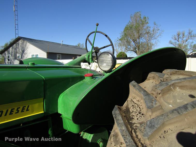 image for item FJ9668 John Deere 820 tractor