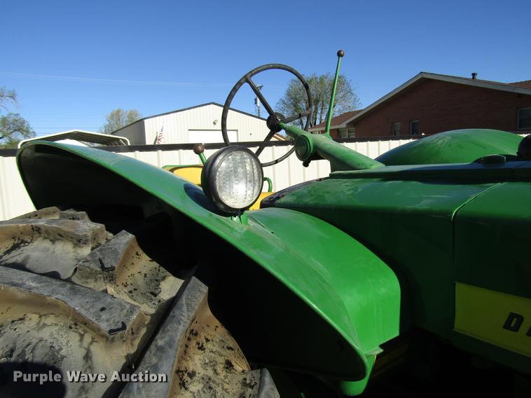 image for item FJ9668 John Deere 820 tractor