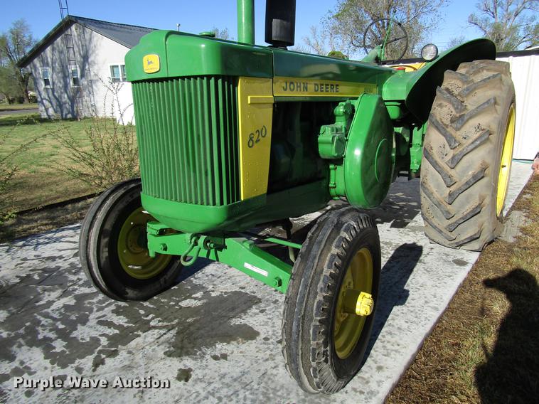 image for item FJ9668 John Deere 820 tractor