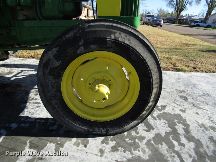 image for item FJ9668 John Deere 820 tractor