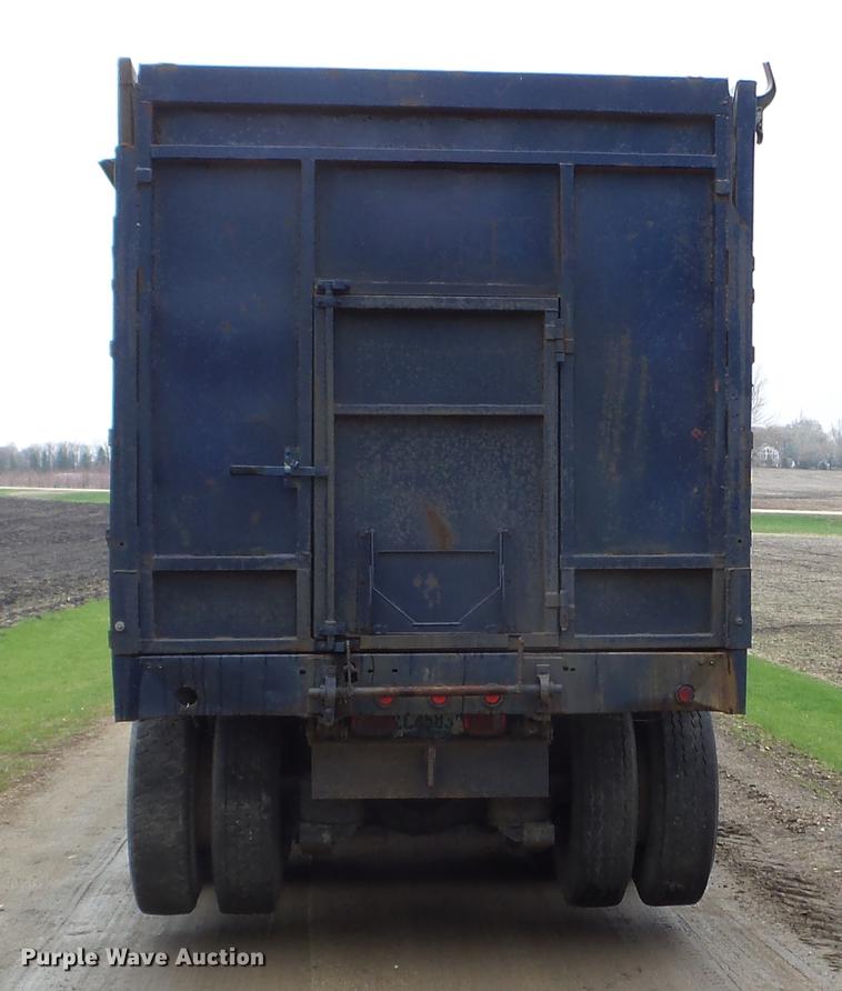 image for item FM9316 1993 Ford L9000 grain truck