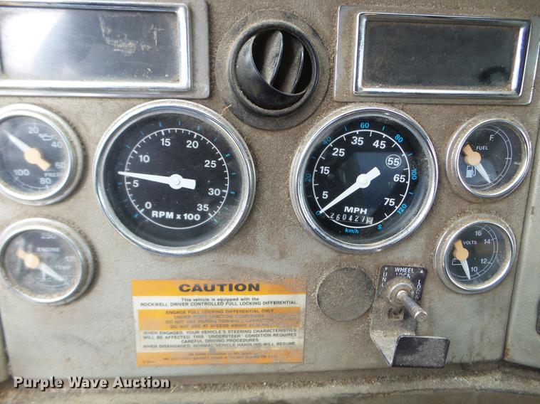 image for item FM9316 1993 Ford L9000 grain truck