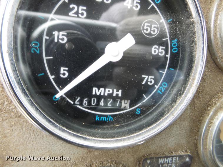 image for item FM9316 1993 Ford L9000 grain truck