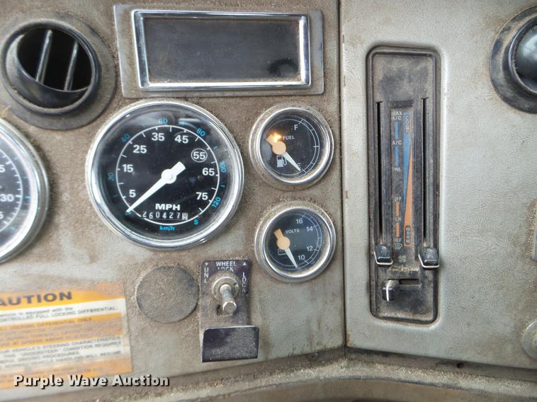 image for item FM9316 1993 Ford L9000 grain truck