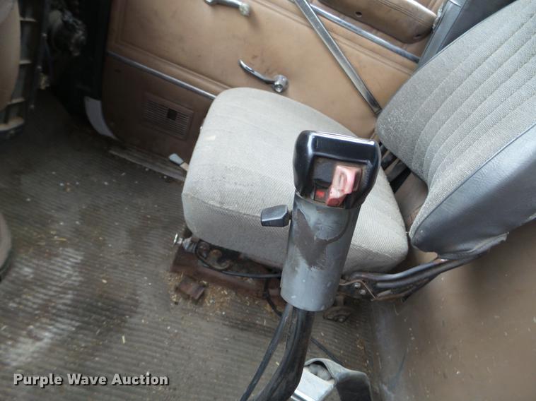 image for item FM9316 1993 Ford L9000 grain truck