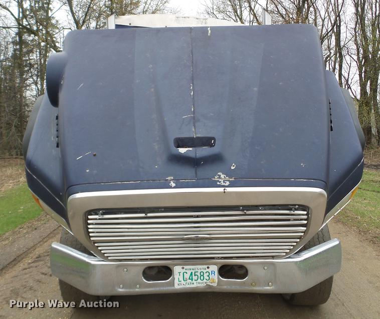 image for item FM9316 1993 Ford L9000 grain truck