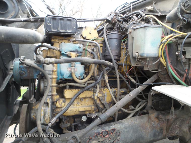 image for item FM9316 1993 Ford L9000 grain truck