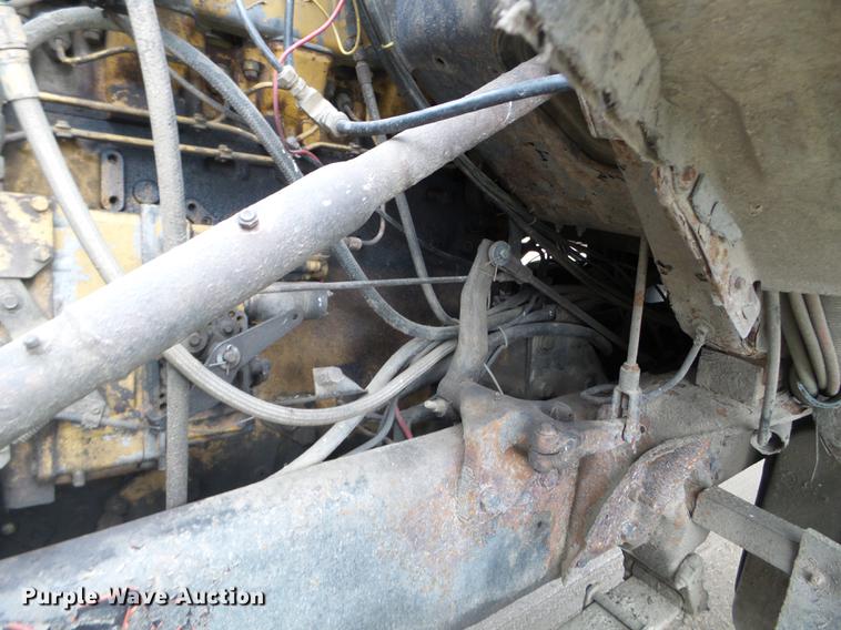 image for item FM9316 1993 Ford L9000 grain truck