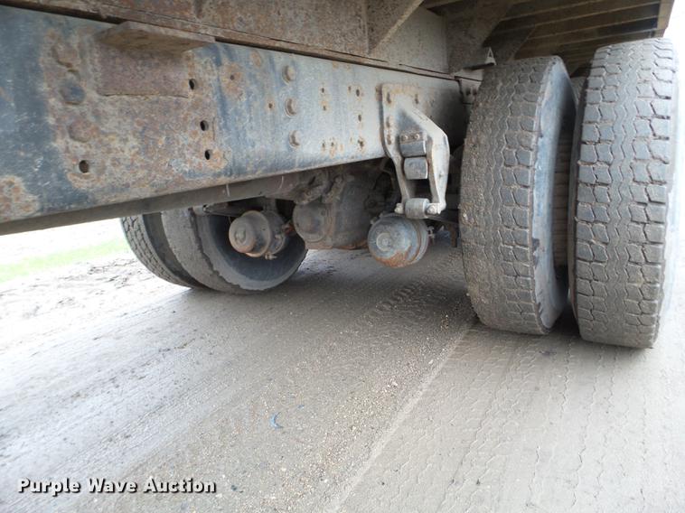 image for item FM9316 1993 Ford L9000 grain truck