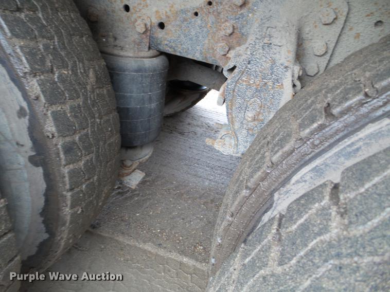 image for item FM9316 1993 Ford L9000 grain truck