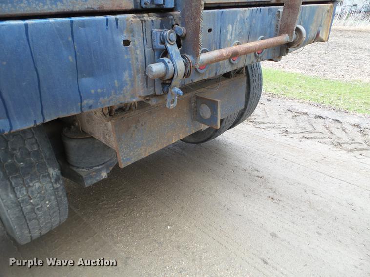 image for item FM9316 1993 Ford L9000 grain truck