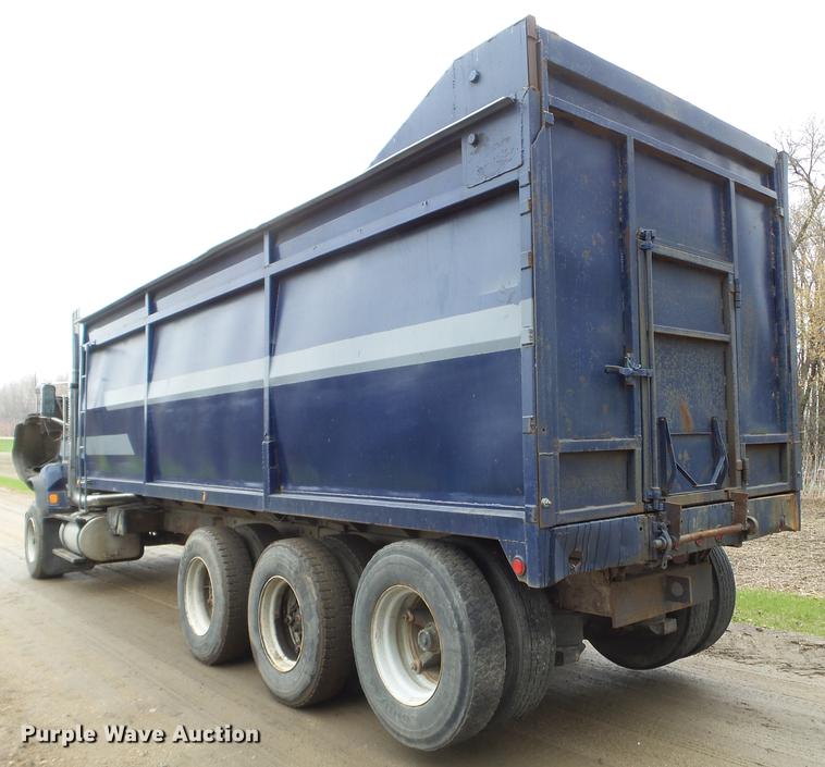 image for item FM9316 1993 Ford L9000 grain truck