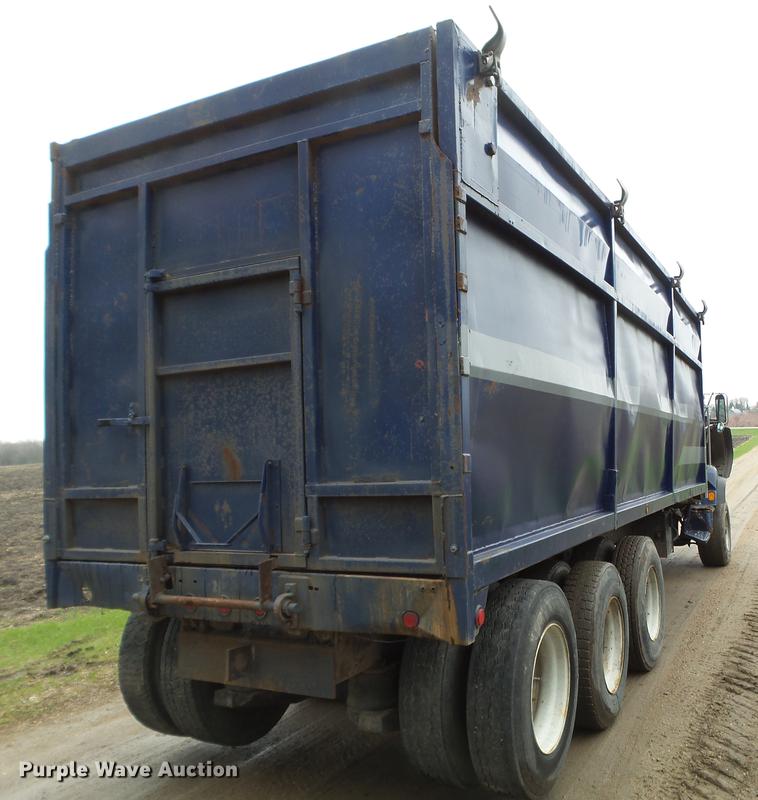 image for item FM9316 1993 Ford L9000 grain truck