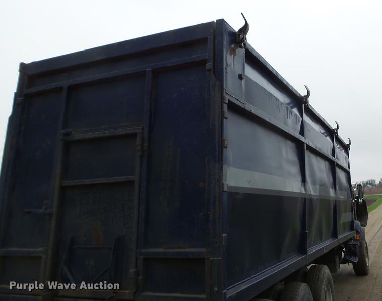 image for item FM9316 1993 Ford L9000 grain truck