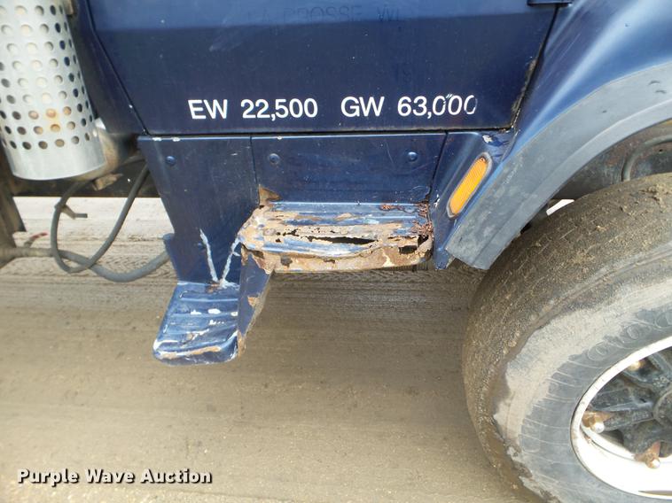 image for item FM9316 1993 Ford L9000 grain truck