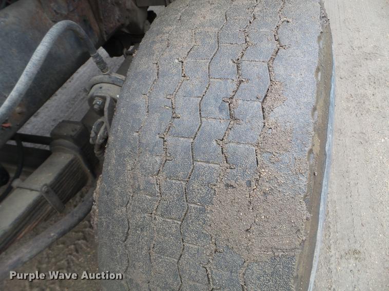 image for item FM9316 1993 Ford L9000 grain truck