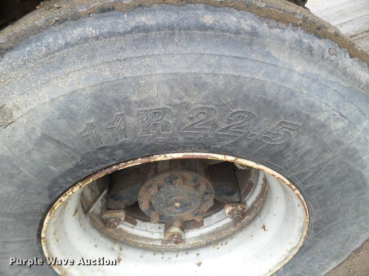 image for item FM9316 1993 Ford L9000 grain truck