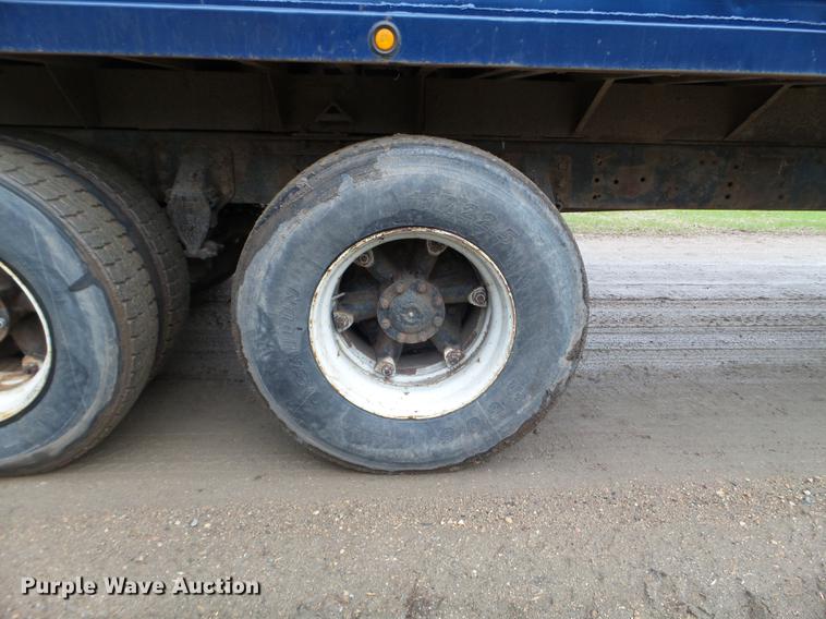 image for item FM9316 1993 Ford L9000 grain truck